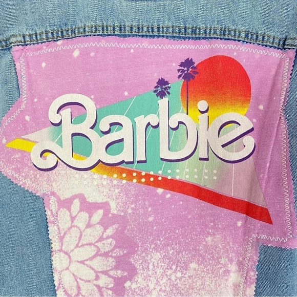 Levis Barbie Denim Boyfriend Trucker Jean Jacket Womens Large Blue Pink Core - Picture 11 of 16